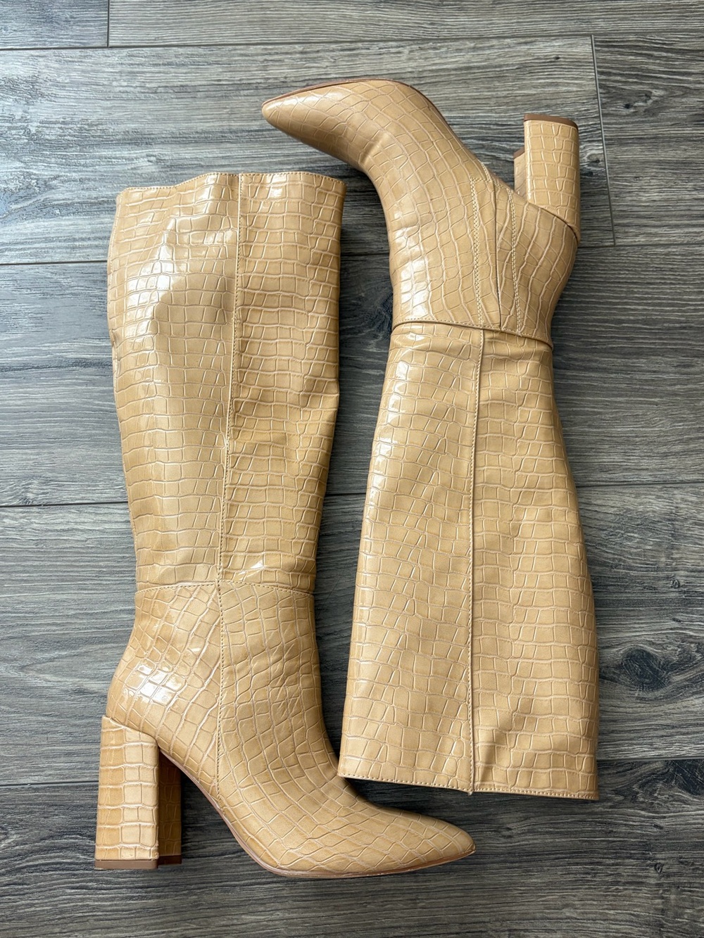 Lulus Knee-High Croc-Embossed Block Heel Boots in Tan